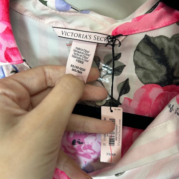 Victoria Secret XS Robe / button up gown collared pink purple NWT - Picture 4 of 6